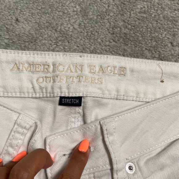 American Eagle Straight Leg White Destroyed Size 5 - Picture 4 of 5